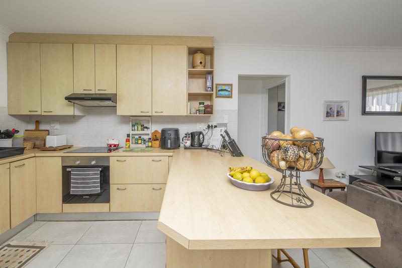 3 Bedroom Property for Sale in Uitzicht Western Cape